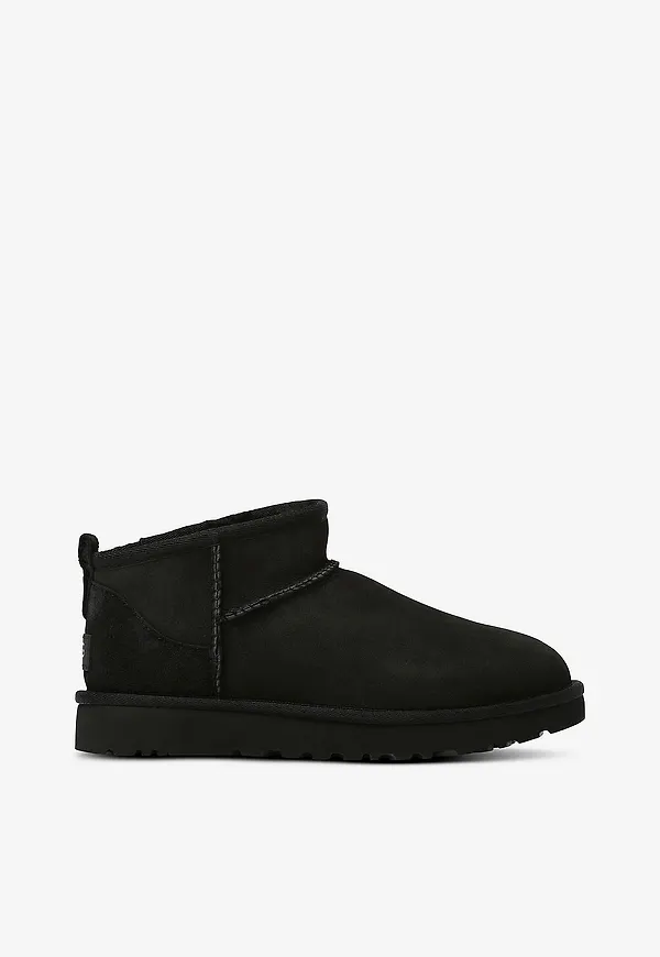 UGG - Boots W Classic Ultra Mini - Svart