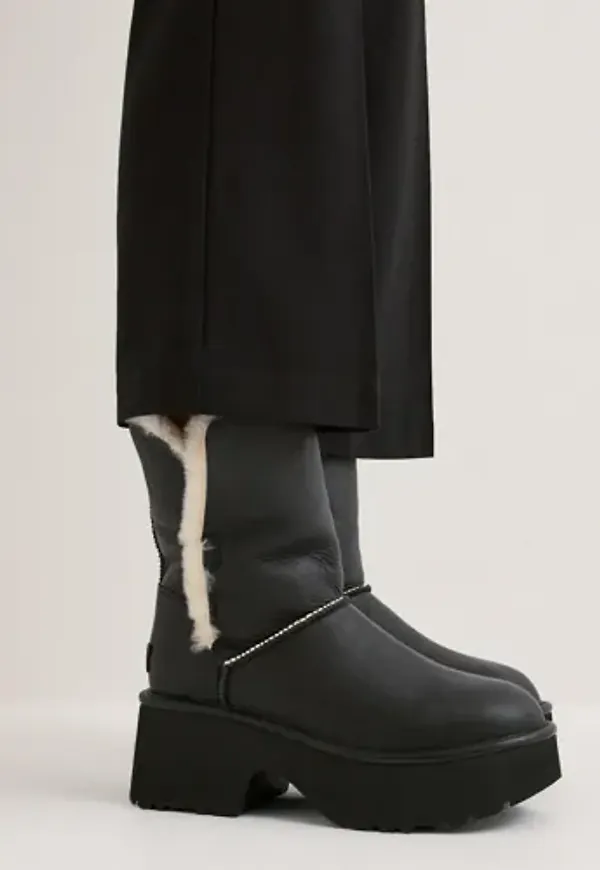 UGG - Svart - W New Heights Cuff L
