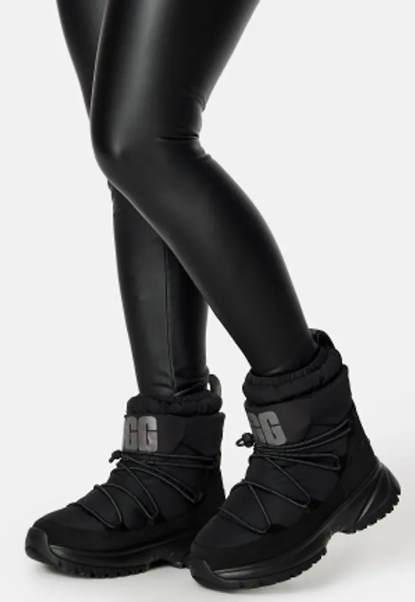 UGG Yose Puffer Mid Black 37