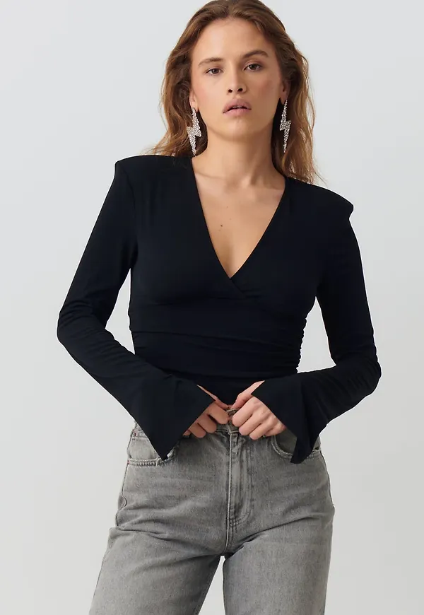 V-neck shoulderpad top