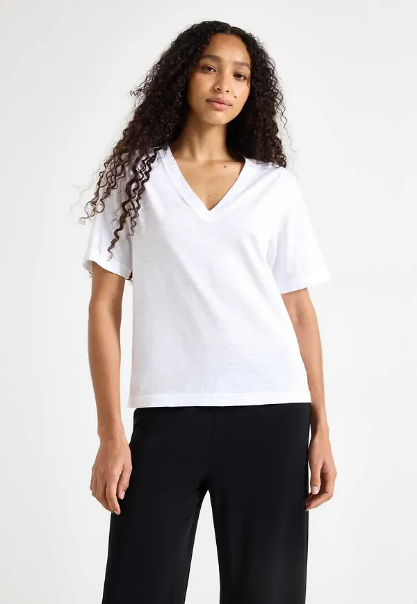 V-ringad t-shirt