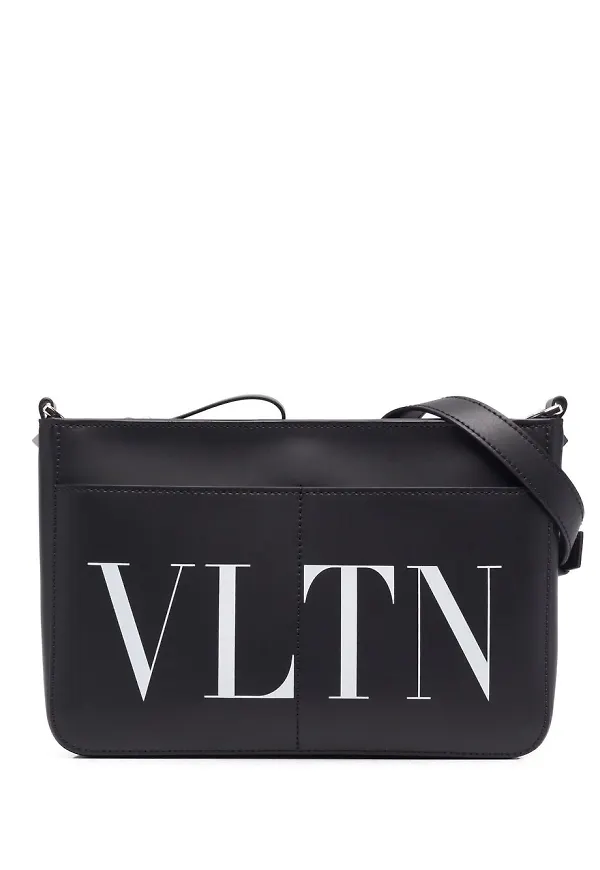 Valentino Garavani axelremsväska med logotyp - Svart