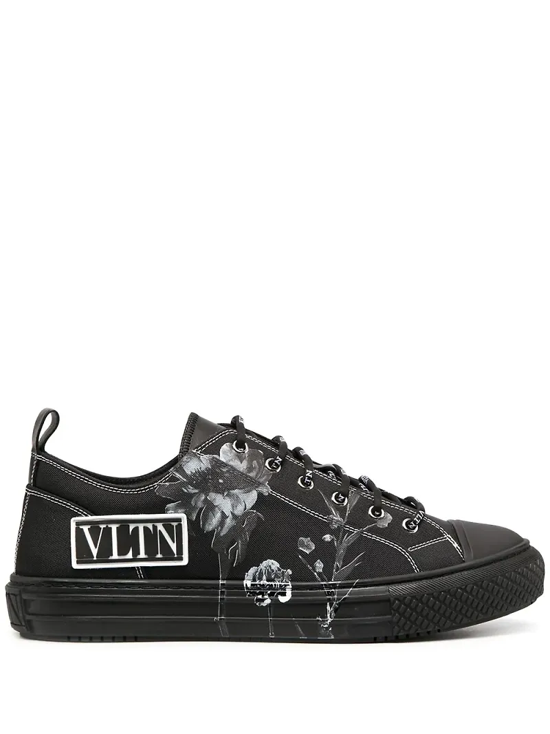 Valentino Garavani låga sneakers med VLTN-tryck - Svart