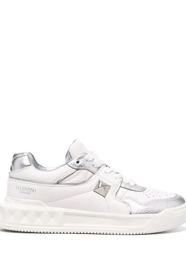 Valentino Garavani sneakers med nitar - Vit