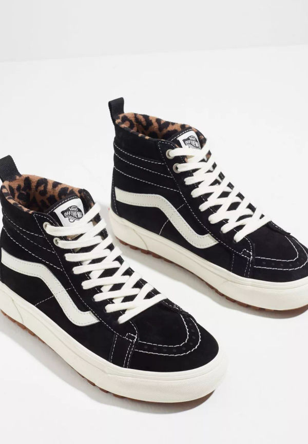 VANS - Höga sneakers - Black - Ua SK8-Hi Mte - Sneakers