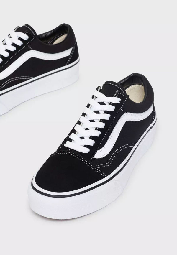 VANS - Platåsneakers - Svart/Vit - UA Old Skool Platform - Sneakers