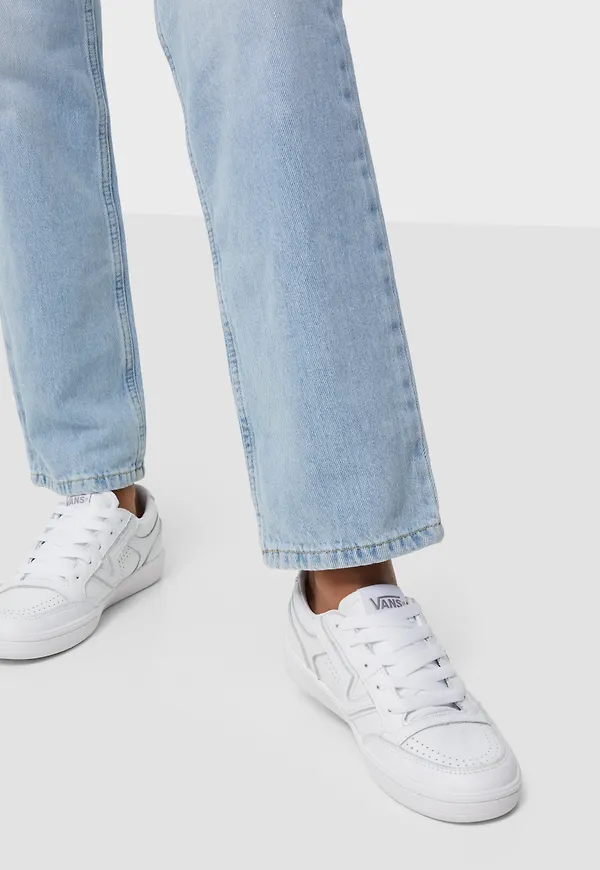 VANS - Vit - UA Lowland CC