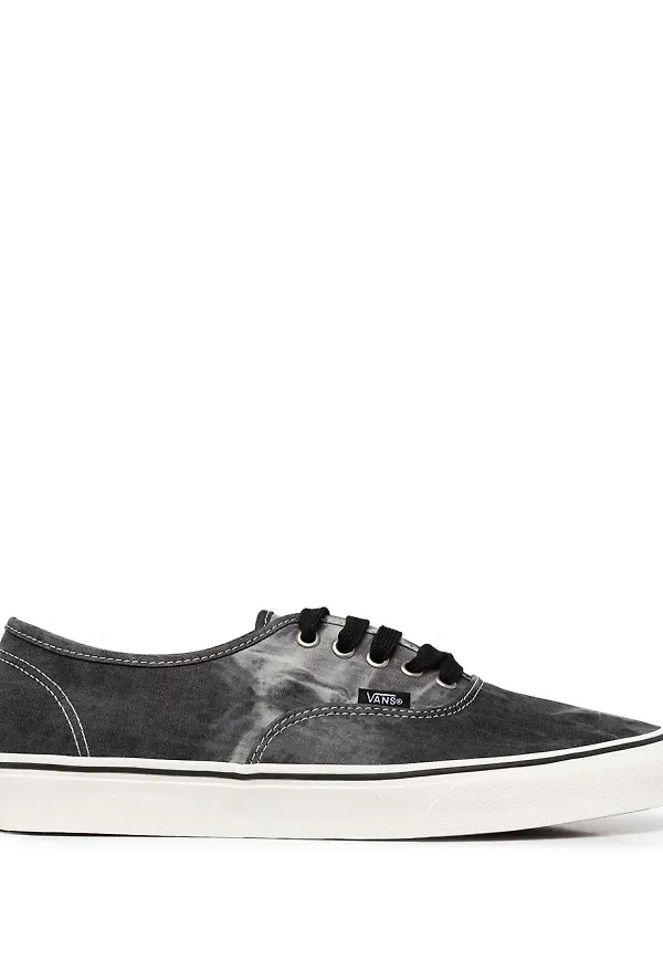 Vans plimsollskor med snörning - Svart
