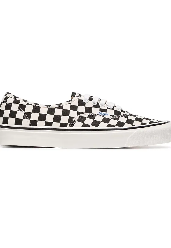Vans UA Classic Lace-Up DX rutiga sneakers i bomull - Svart