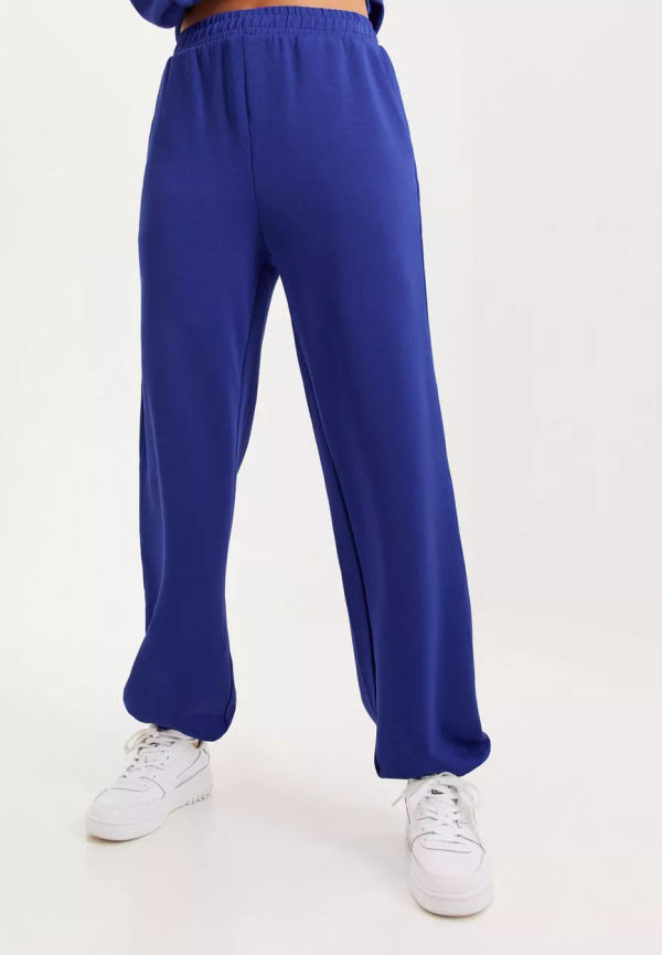 Vero Moda - Mjukisbyxor - Clematis Blue - Vmsilky Sweat Pant Vip - Byxor