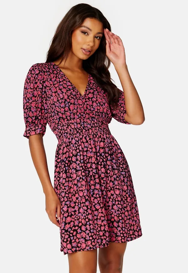 VERO MODA Lyla 2/4 V-Neck Smock Short Dress Black AOP:Carmine ro L