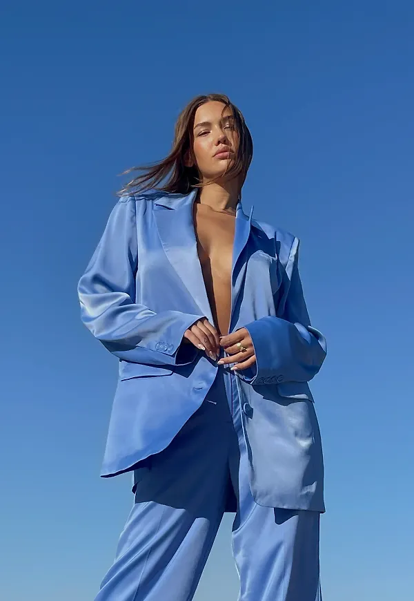 Victoria Waldau x NA-KD I satin oversize blazer - Blue