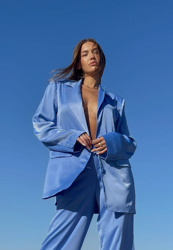 Victoria Waldau x NA-KD I satin oversize blazer - Blue