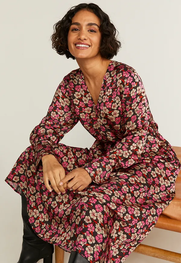 Victory v-neck dress