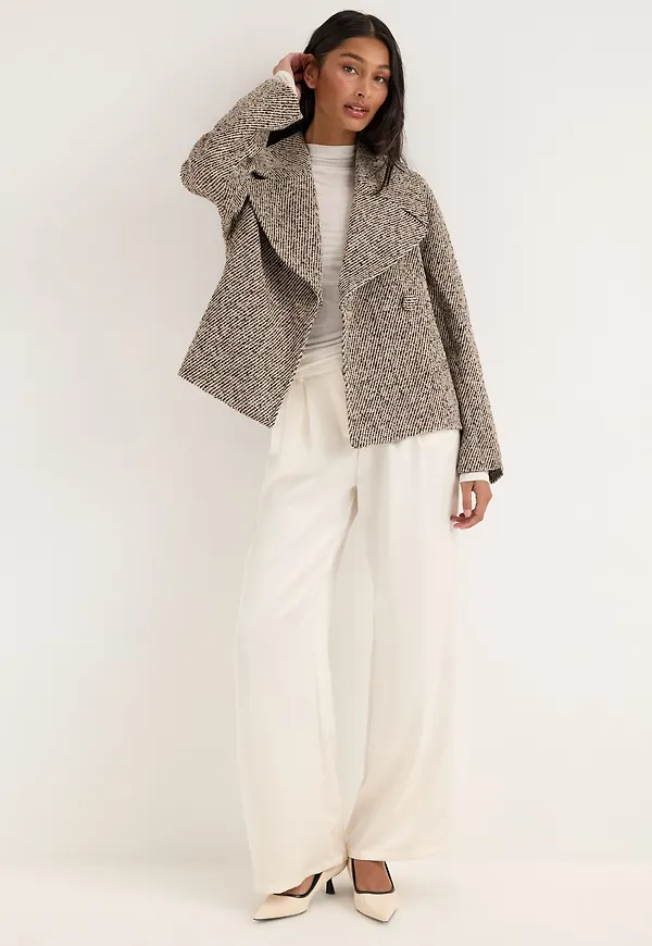 Vikamille L/S SHORT JACKET