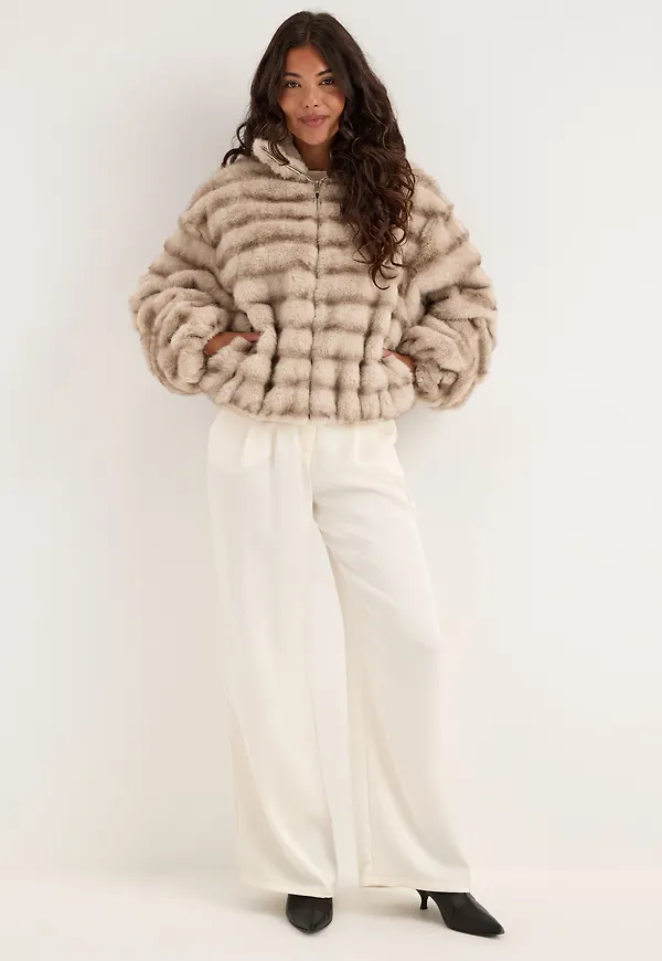 Vikiva L/S SHORT JACKET