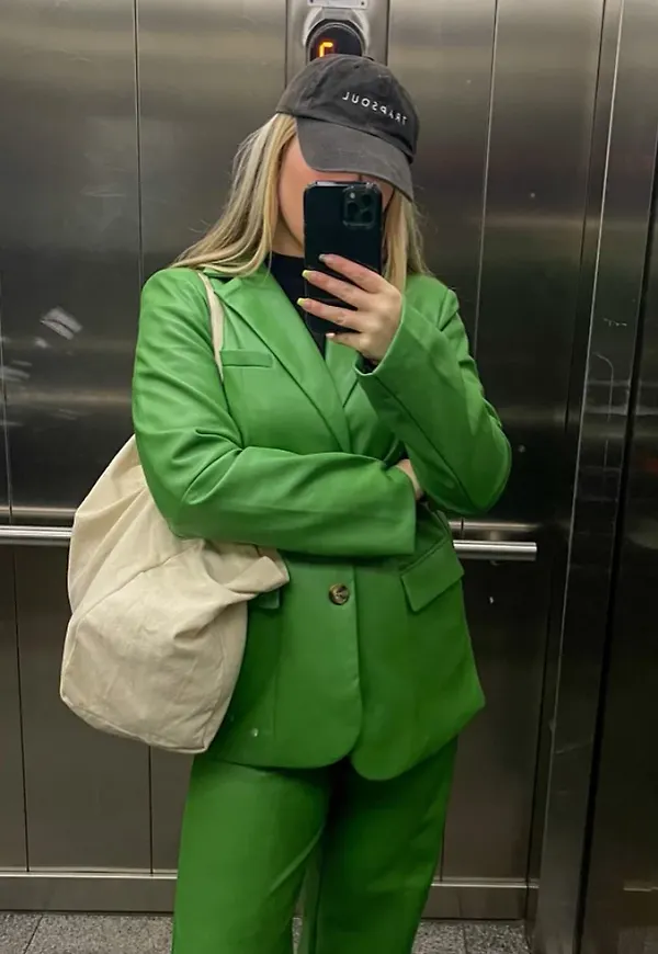 Viktoria & Charline x NA-KD Pu-kavaj med paneler - Green