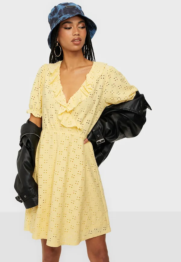 Vila - Klänning - Vitressy S/S Wrap Dress/Su - Klänningar