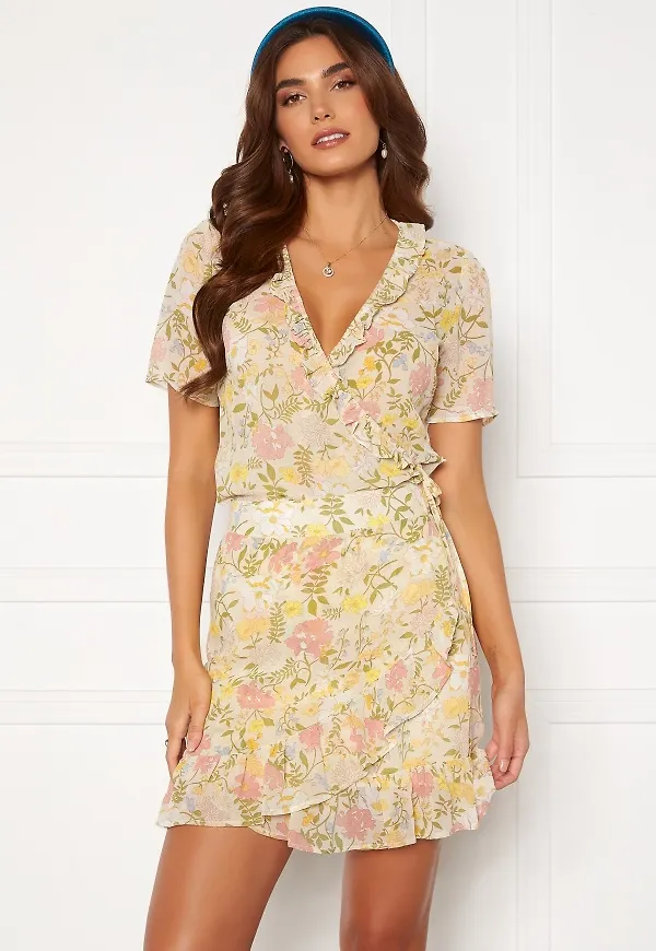 VILA Selene S/S Wrap Top Birch Festival flowe 34