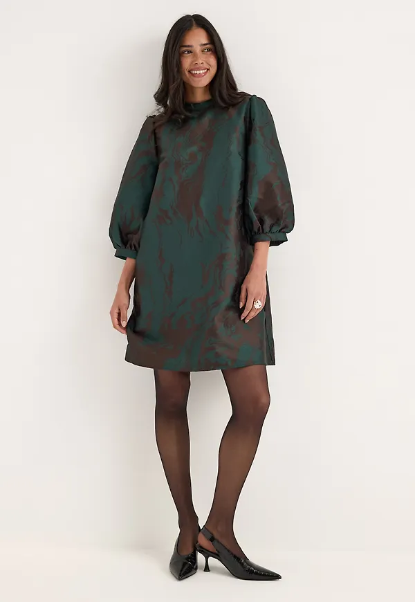 Vilenuna O-neck 3/4 Short Dress – Bubbleroom