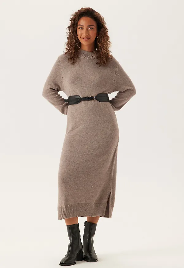 Viril Crew Neck Midi Dress