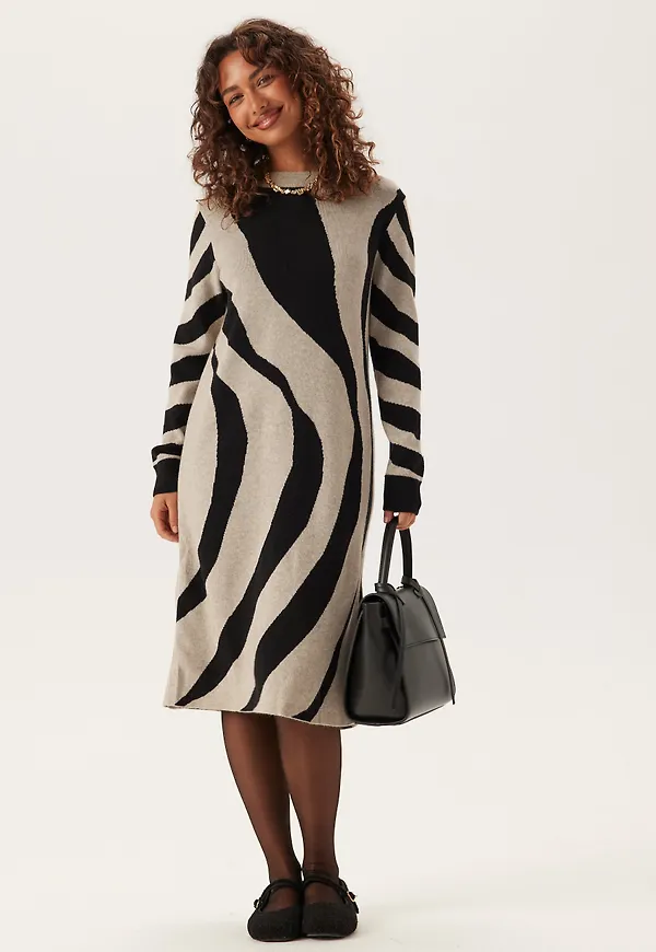 Vitif Crewneck Knit Midi Dress