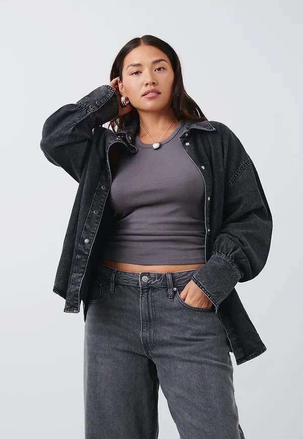 Volume sleeve denim shirt