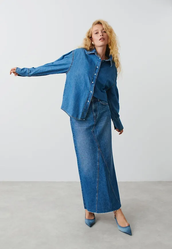 Volume sleeve denim shirt
