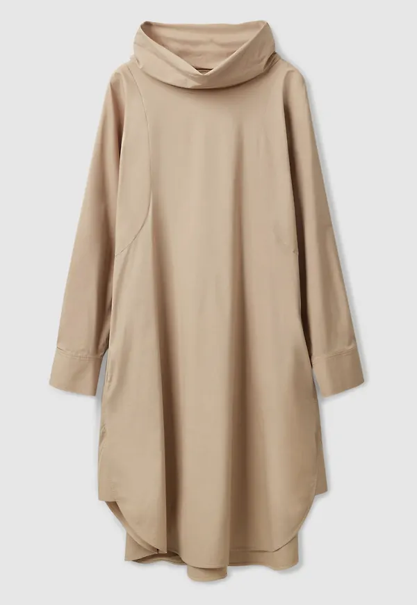 VOLUMINOUS STAND-COLLAR DRESS