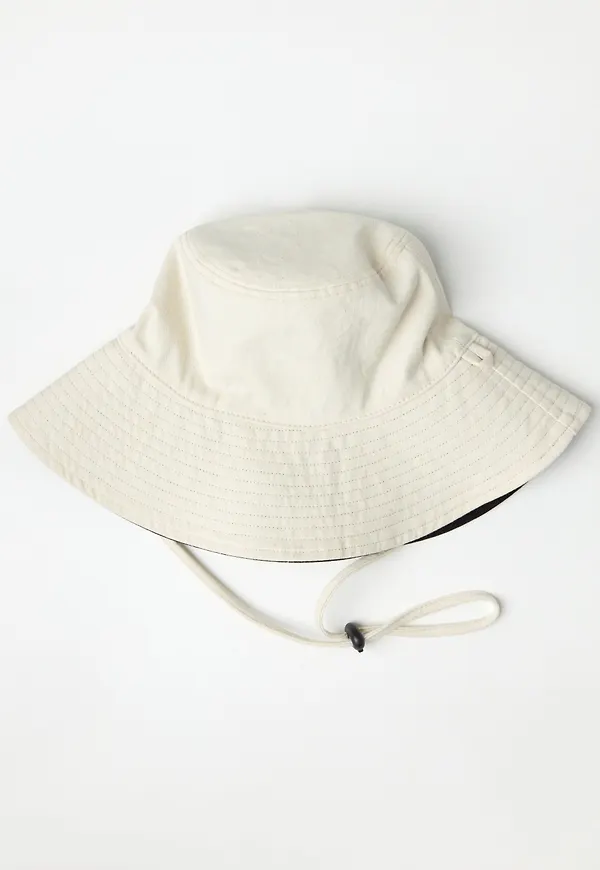 Vändbar bucket hat