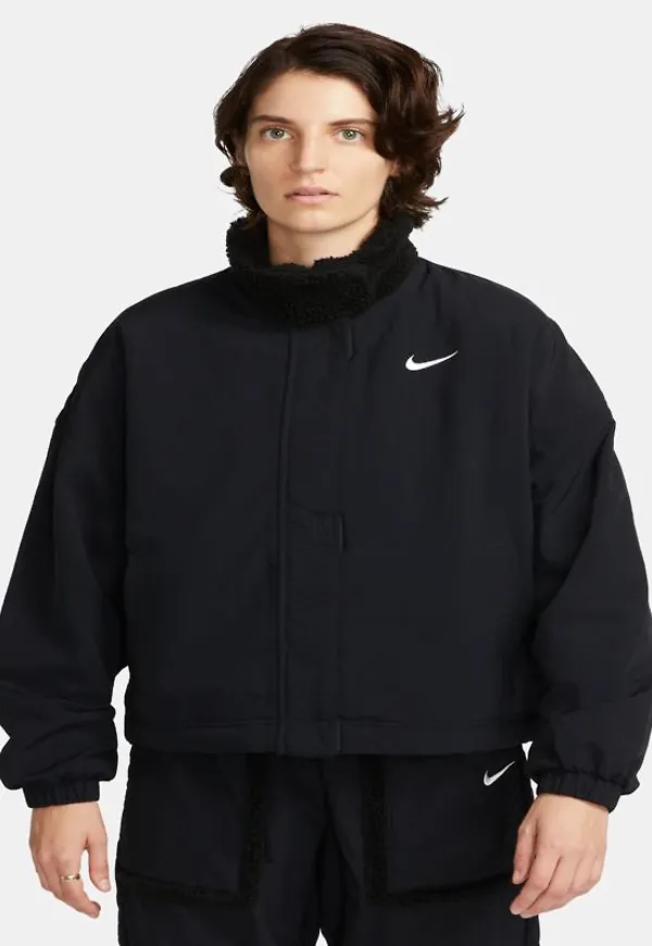 Vävd fleecefodrad jacka Nike Sportswear Essential för kvinnor - Svart