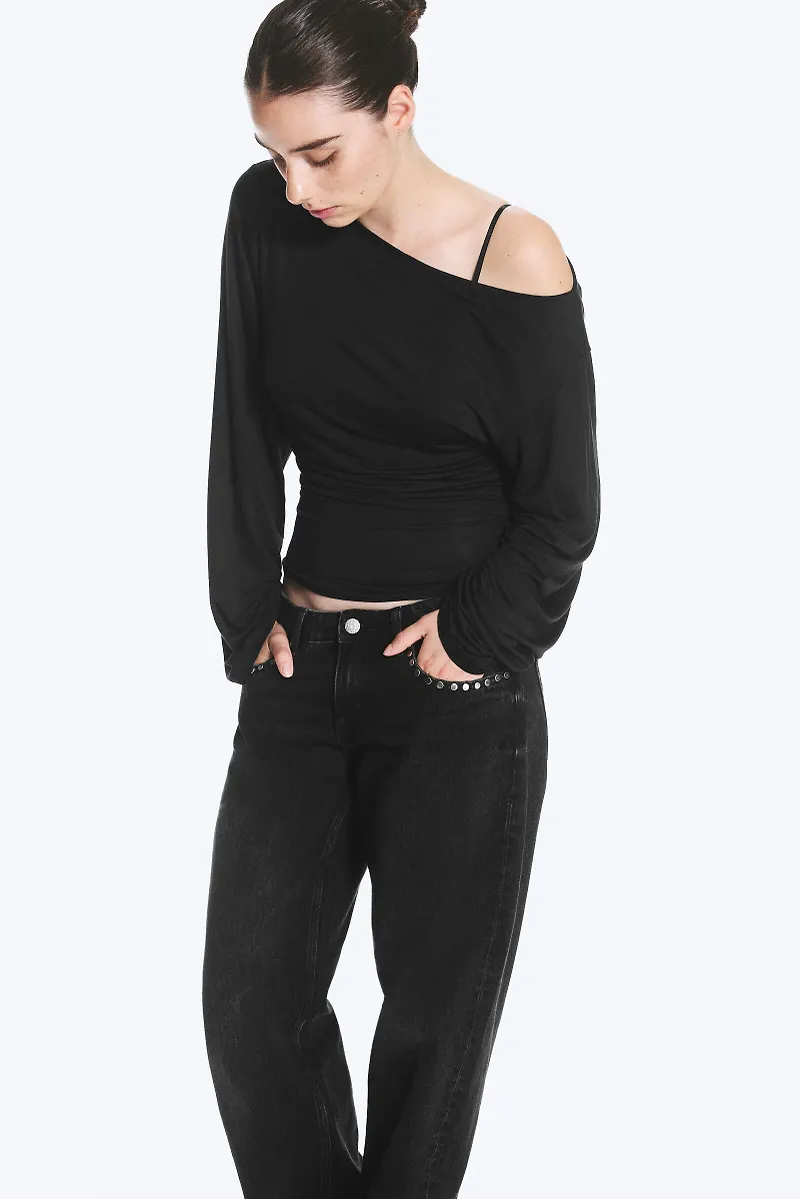 Waisted long-sleeved top