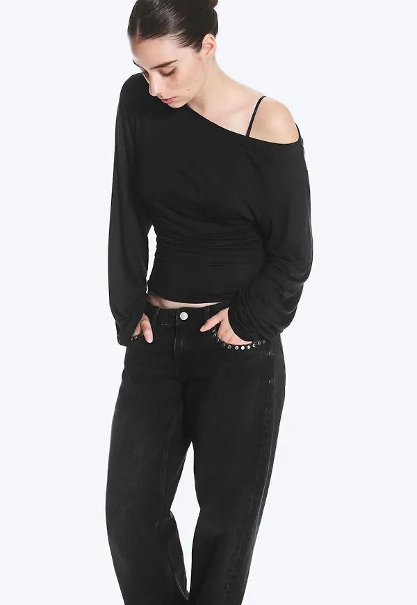 Waisted long-sleeved top