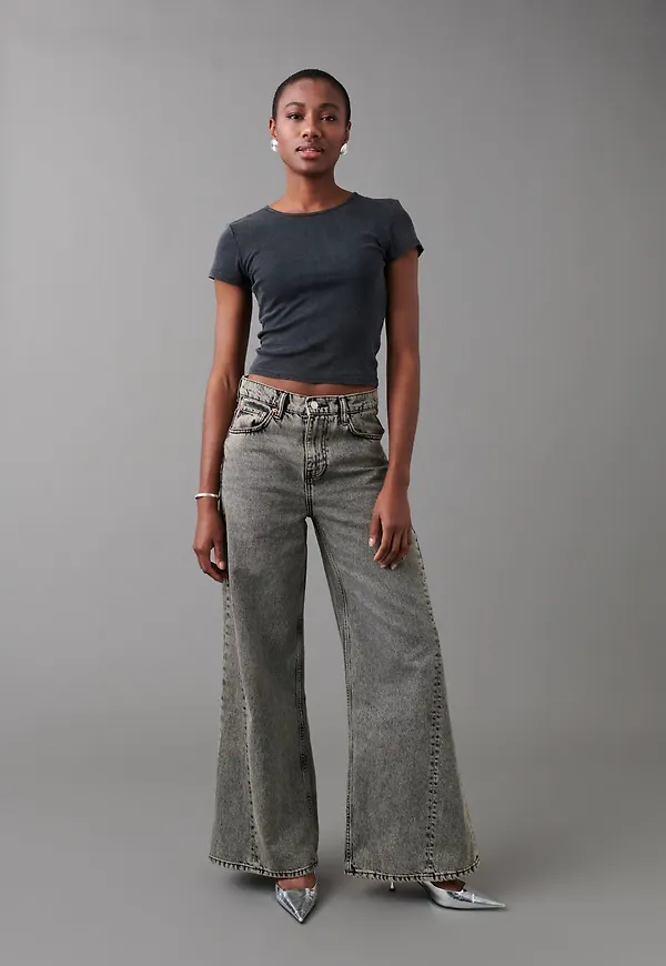 Wedge wide jeans