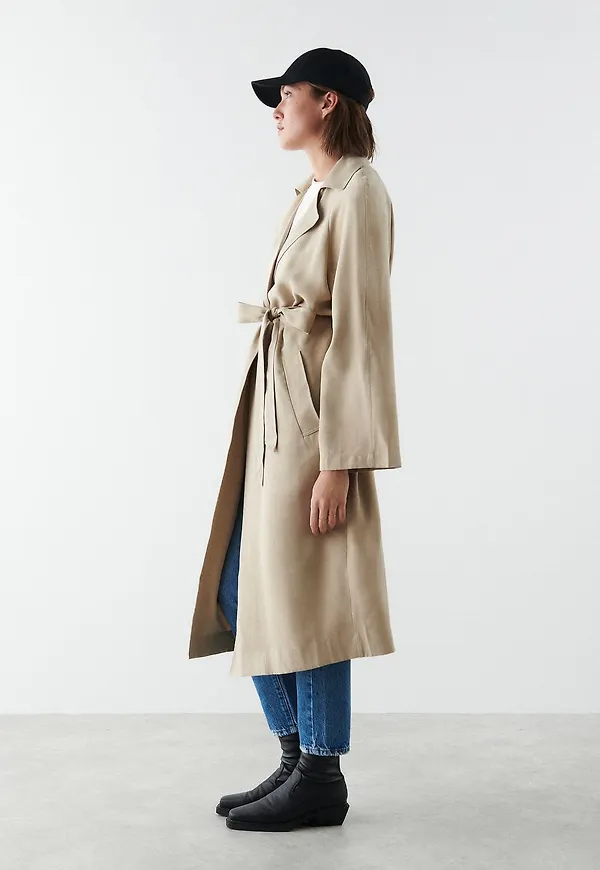 WELLS trench coat