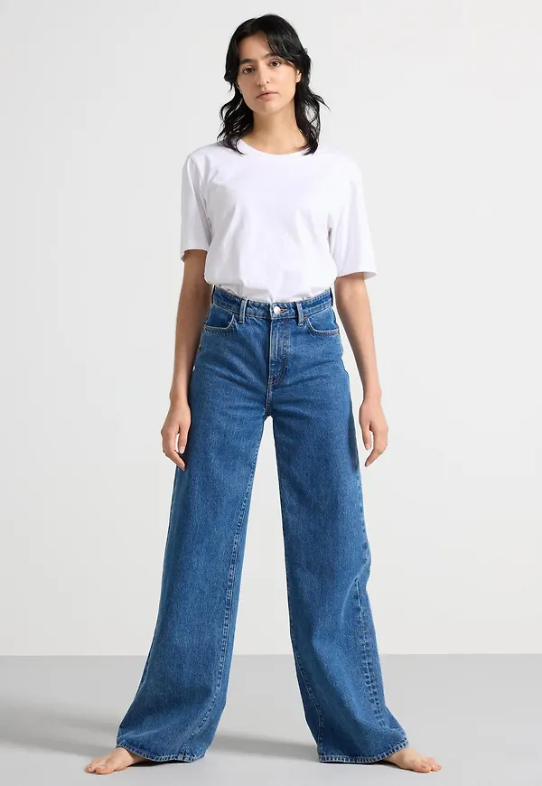 WIDE Jackie jeans med extra vida ben