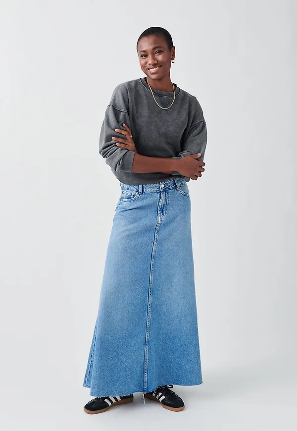 Wide maxi denim skirt