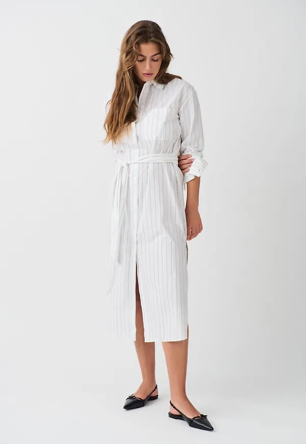 Wide slit shirt dress