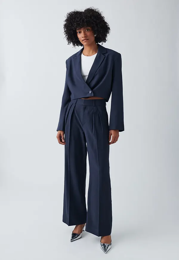 Wide tailored trousers