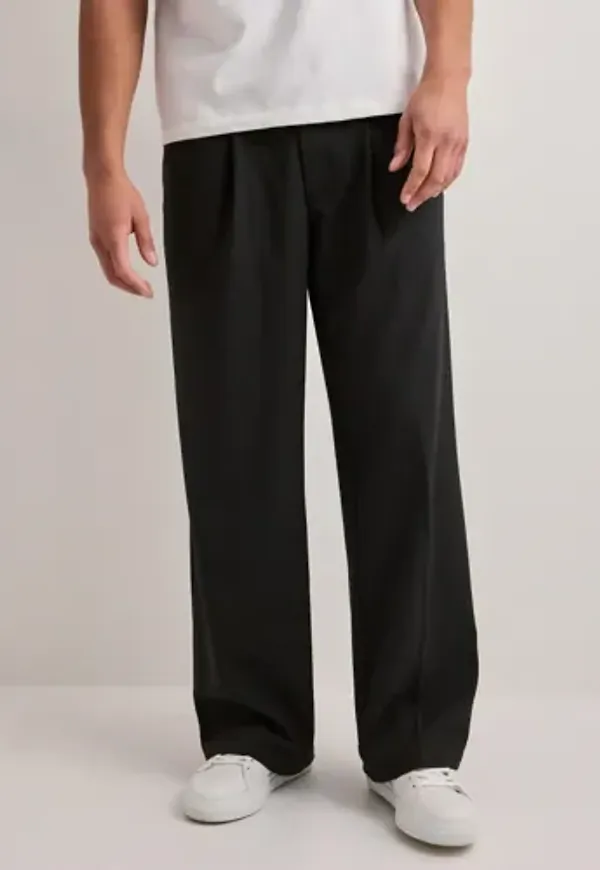 Woodbird Bin Guan Pants Slacks Svart