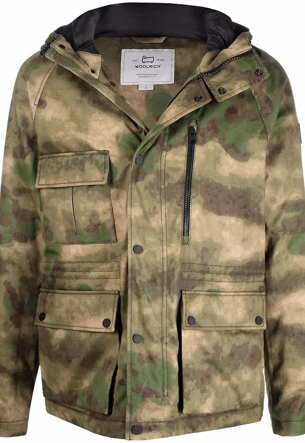 Woolrich kamouflagemönstrad dunjacka med huva - Grön