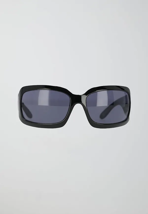 Wrap around sunglasses