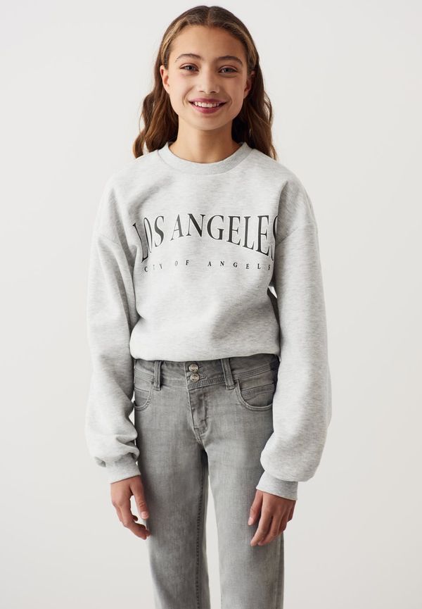 Y basic sweater