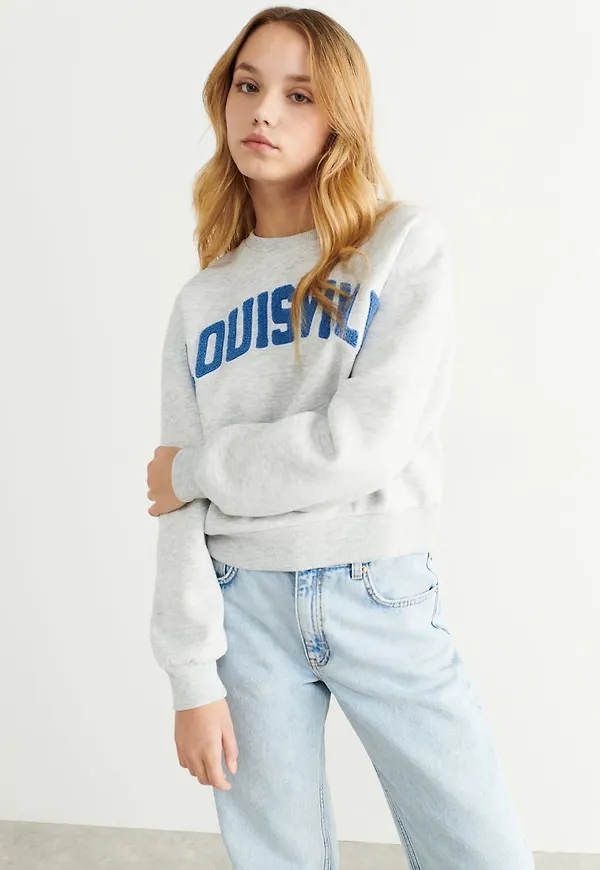 Y basic sweater