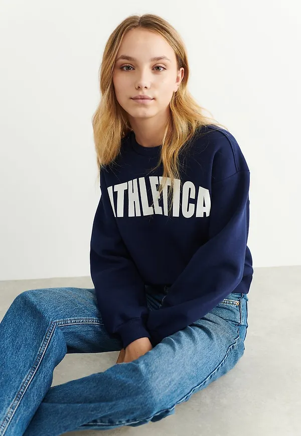 Y basic sweater
