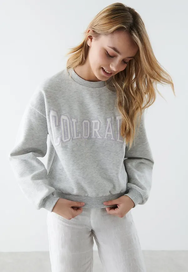 Y basic sweater