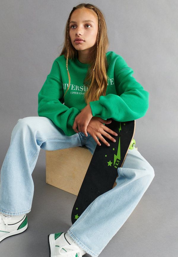 Y basic sweater