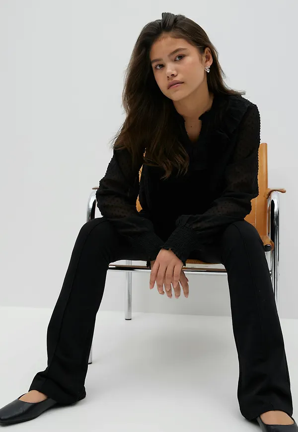 Gina Tricot - Y flounce blouse - överdelar - Svart - 134/140 - Tjej