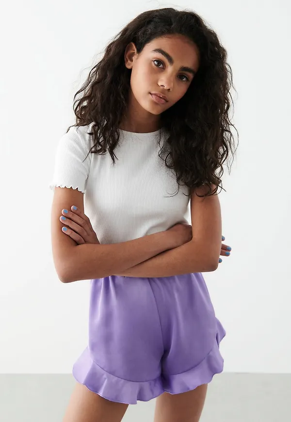Y frill shorts