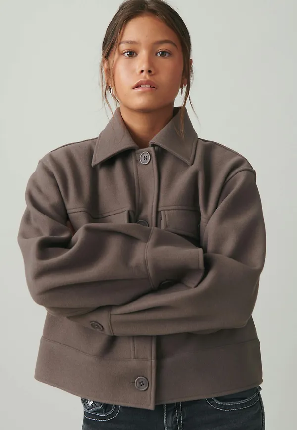 Y front pocket jacket